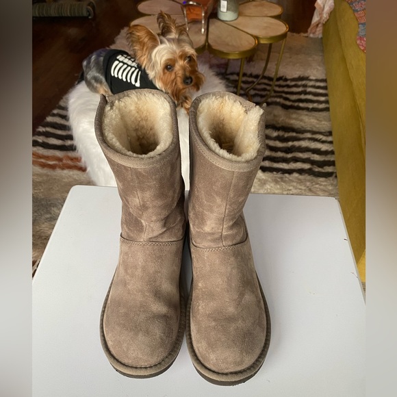 Unique UGG boots. Size 6 - Picture 6 of 9